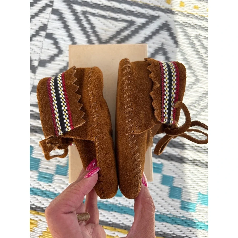 Vintage Minnetonka Kids Brown Suede Moccasin Boots Woven Trim Made in USA Size 4